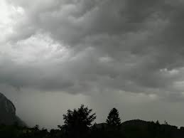 Heftige gewitter haben am samstag weite teile der schweiz überrascht. Hthu9taayb1jym