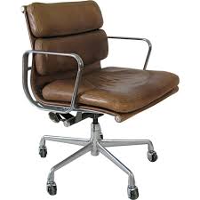 1970 Eames Soft Pad Management Chair Vicenza Leather At 1stdibs Contemporary Rustic Decor Rustic Restaurant Rustic Cabinets