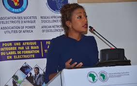 Darunter (hinter„nach:) wird die währung eingestellt, in die konvertiert (d.h. Development Bank Namibia Eigenkapital Deutsche Bank