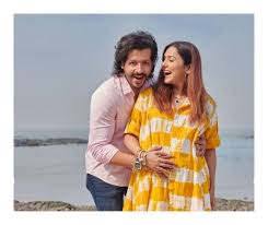 Neeti mohan latest and old music albums. Singer Neeti Mohan And Actor Nihaar Pandya Become Parents To A Baby Boy