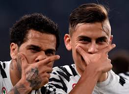 Dani Alves Merasa Beruntung Memiliki Messi dan Dybala sebagai Rekan Satu  Tim : Okezone Bola