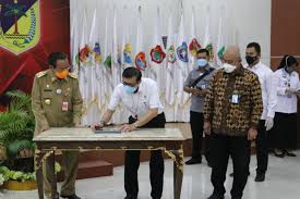 Istri dari menkumham yasonna hamonangan laoly, elisye w ketaren, wafat pada hari ini pukul 15.25 wib di rumah sakit (rs) medistra gatot soebroto, jakarta selatan. Menteri Yasonna Laoly Resmikan 22 Desa Sadar Hukum Di Sulawesi Tengah Integritas News