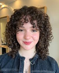 We're loving this beautiful shape! ✨ . #curlyhairdressermelbourne  #curlnextdoormelbourne #curlnextdoorsalon #curlyhairsalon  #curlyhairsalonmelbourne #curlyhairstylist #curlsmelbourne  #melbournehairsalon #curlyhairspecialist #curlyhairroutine ...