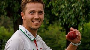 Will Davis: Leicestershire fast bowler signs new contract for 2022