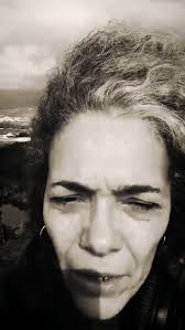 Galardonada por los Premios Hayek Internacional México como "Cantautora  Revelación 2023" se presenta este 22 de marzo, Lucille Hurt y su "SmartPop"  en Sala Terra, Castellón. Descubre su voz, su música llena