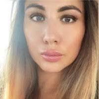 Elsa Reyna's Instagram, Twitter & Facebook