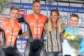 Cor Visser wint Wielerronde van Hallum