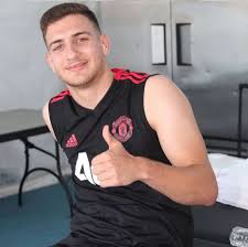 Diogo dalot plays for serie a tim team milano rn (ac milan) in pro evolution soccer 2021. Diogo Dalot Wiki 2021 Girlfriend Salary Tattoo Cars Houses And Net Worth