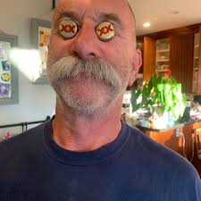 The Ivanhoe. It's the real thing. HOIEL IVANHOE It'sthe 超 ባ realthing hla  thing Coke. MIGE