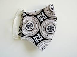 Jelmez kiegészítők jelmez szabásminta hobbi jelmez jelmezruha készítés farsangi jelmezek halloween jelmez bohóc jelmezek paróka maszk. Szajmaszk Varrasa Lepesrol Lepesre Taska Suli