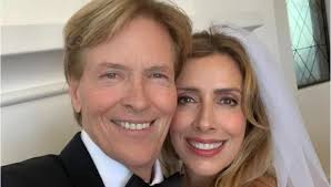 Ünlü oyuncu Jack Wagner, eşi Michelle Wolf ile ayrı evlerde yaşama kararı  aldı