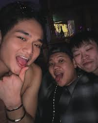 Watch me get lit during New Years 😎🥳🥂 • • • • • #party #newyears  #happynewyears #nyd #partyideas #partyin #drink #getaway #cottage  #cottagelife #minivacation #vacation #drinking #drinkinggames  #partylatenight #latenight #celebrate #celebrateyourself ...