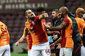 Fatih terim ikinci gelişinde, arda daha 16 yaşındayken, onu sezon başında kamplara götürüp hazırlık maçlarında oynattı. Arda Turan Galatasaray A Zaafim Var Ntvspor Net