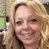 Julia Catlin's Instagram, Twitter & Facebook