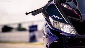 Although r15 v3 equipped with an engine of 150cc its provides a max power of 19 bhp @ 10000rpm and also a torque of 15 nm @ 8500rpm. Yamaha R15 V3 Black Wallpapers Wallpaper Cave