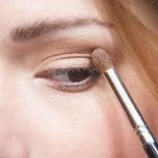 How to do eyeshadow step by step for beginners. How To Apply Eyeshadow Your Ultimate Beginner S Guide Ipsy Ipsy