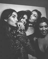 Black And White Photo Booth Kardashians Gigi Hadid Kendall Jenner Kourtney Kardashian At Gigi S 21st Birthday Bash Foto Vecherinki Parnye Portrety Cherno Belaya Fotografiya