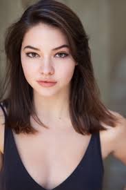 Even more, she is famous as a netflix actress. Madelyn Cline Actress From Stranger Things Madelyn Cline Brown Hair Madelyn Cline Hair Pretty People