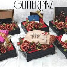 Gubahan hantaran kahwin in english. Wedding Trays Gubahan Hantaran Engagement Nikah Tunang Dulang Hantaran Men S Fashion Muslim Wear Accessories On Carousell