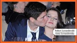 Robert lewandowski and his partner anna stachurska attend the 'fc bayern muenchen wiesn' during oktoberfest 2015 at kaeferschaenke on september 30,. Robert Lewandowski And His Wife Anna Lewandowska Youtube