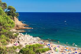 About an hour from barcelona is the city of girona, spain. Barcelona The Costa Brava 7 Days Kimkim