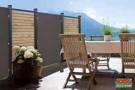 Wpc Sichtschutz Ein Zaunsystem Fur Kombinationsfreudige Gartengestalter Verschiedene Materialien Fur Outdoor Dekorationen Sichtschutz Garten Sitzecken Garten