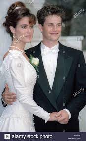 When kirk and chelsea look back at the difficult times in their marriage, they recognize that those rough spots were often the result of busy schedules, selfishness, stress and major life transitions. Kirk Cameron Und Chelsea Noble Hochzeit 1991 Foto Von John Barrett Photolink Mediapunch Stockfotografie Alamy