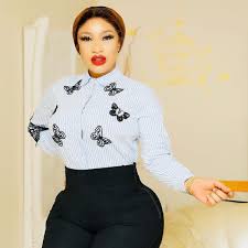 In celebration of her 36th birthday today, tonto dikeh has taken to her instagram page to share photos of five massive cakes for her occassion. Nollywood Actress Tonto Dikeh Marks 35th Birthday Photo