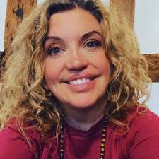 Lou Hart's Instagram, Twitter & Facebook