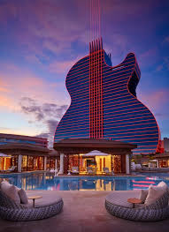 Un argentino fue encontrado y otros nueve continúan desaparecidos tras el derrumbe esta madrugada de un. Hard Rock Guitar Hotel Asi Es El Hotel Con Forma De Guitarra Mas Grande Del Mundo Fotos Y Videos Todorock Com