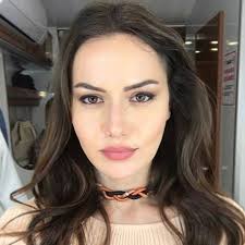 Fahriye evcen özçivit on instagram: Fahriye Evcen Fan Sayfasi Home Facebook