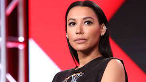 In the two weeks following her death, the single supermassive black hole, a 2012 track by 2cellos featuring naya rivera, appeared in the charts; K5zn1i Omnjymm