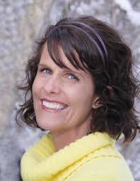 Jennifer Watterson's Instagram, Twitter & Facebook