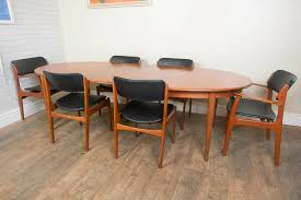 Looking for a dining table that can be the centerpiece of your dining room? Vintage Retro Teak Extending Dining Table And 6 Erik Buch Chairs Erik Buch Gudme Mobelfabrik Vinterior