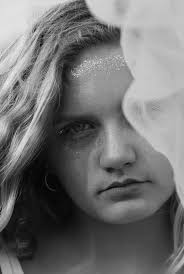 Grayscale Photo of a Pretty Woman · Free Stock Photo