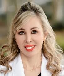 Larissa Stewart's Instagram, Twitter & Facebook