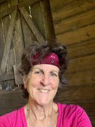 I celebrated my 69 th birthday 😅🎂, I baked a cake and now I am eager to  receive good wishes 🎂❤️️❤🙏🙏