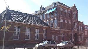 Volgens at5 werd het slachtoffer dat bezweek aan zijn verwondingen aangetroffen voor een shoarmatent op de van der helststraat, op ongeveer honderd meter van de. Verduurzaming Ferdinand Bolstraat 33 Den Haag Iob De Klantgerichte Ingenieurs