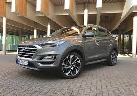 Auf dem bild ist eine scharfe seitliche sicke. Hyundai Tucson 2 0 Crdi Awd 48 Volt Mildhybrid Im Test Motormobiles