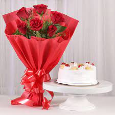 You can order photo cakes for grand parties like a special birthday of your child, your marriage anniversary, office success party, farewell or it could be any occasion. Buy Send Red Roses Amp Pineapple Cake Combo Online Ferns N Petals