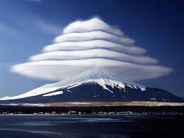 Cloud Formation Over Mt Fuji Japan 1024x768 Fotografi Alam Fenomena Alam Pemandangan