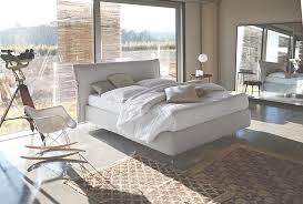 Come fare una testiera del letto imbottita fai da te con gommapiuma, compensato e stoffa. Letti In Tessuto Nuovi Modelli 100 Made In Italy Dettagli Home Decor