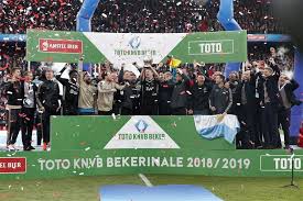 #knvb beker #ajax amsterdam #willem ii #kali #schone #football history #seems like a good solution to a lot of unseen fouls during the game. Waarom De Strijd Om De Knvb Beker Dit Seizoen Nog Belangrijker Is Voetbal International