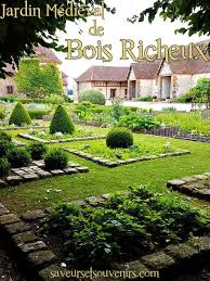 Souvenirs Du Jardin Medieval De Bois Richeux Jardin Medieval Jardins Bois