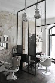 Salon De Coiffure Vintage Industriel Blanc Chaise Et Table Tulipe Tulip Chair And Table Salon De Coiffure Vintage Salon De Coiffure Petit Salon De Coiffure