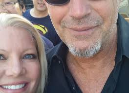 Hot PIC of InterNACHI staffer Sheilenna with Kevin Costner.