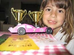 I do not condone dads making cars for their children, and i don't invite such obvious cars to the group, and occasionally go. Girly Pinewood Derby Car Designs