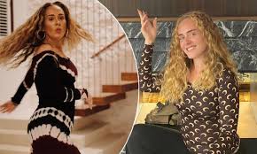 Adele — слушать песни онлайн. Adele Looks Radiant As She Celebrates Turning 33 With Rare Birthday Pictures Capital