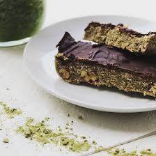 Proteinriegel liefern dir neue energie und eiweiß, allerdings auch unnötigen verpackungsmüll und zusatzstoffe. Veganes Protein Low Carb Rezept Glutenfreie Proteinriegel Selber Machen