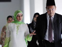 A) menyediakan dan menerbitkan sukatan pelajaran bagi peperiksaan; A Aida Mohon Fasakh Anggap Tuntutan Suami Keterlaluan Hiburan Mstar